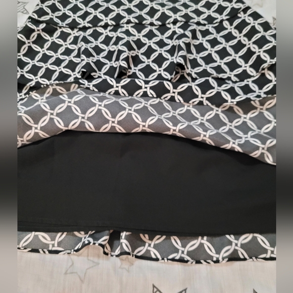 White House Black Market Skirt size 8 - Picture 3 of 9